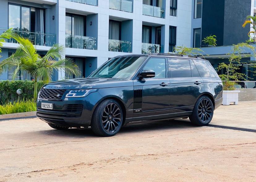 Kigali Luxury Car Hire: Range Rover Vogue for City and Safari Adventures