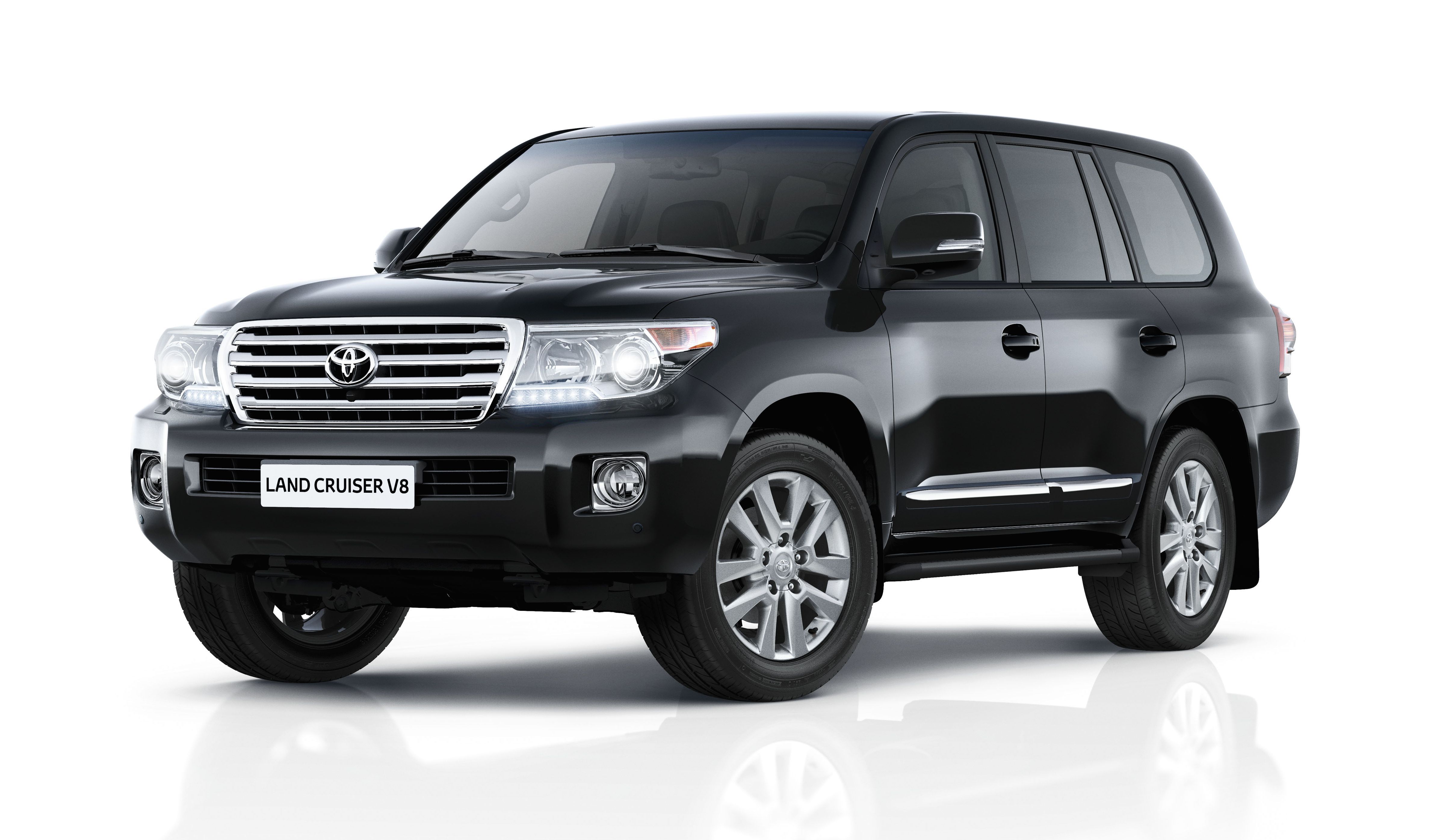 Why the Land Cruiser V8 Is the “Mobile Sanctuary” You Need for Long Safaris in Kigali, Rwanda
